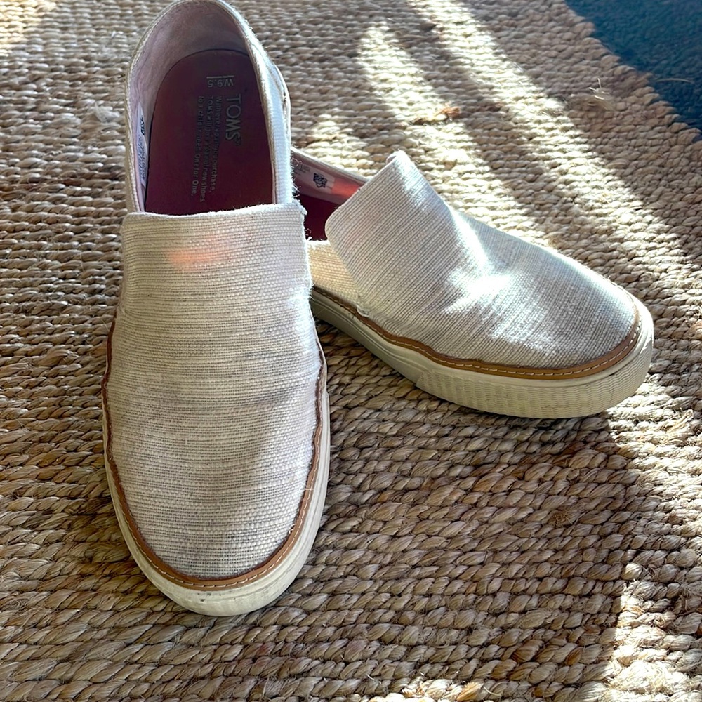 TOMS Slip on Sneakers